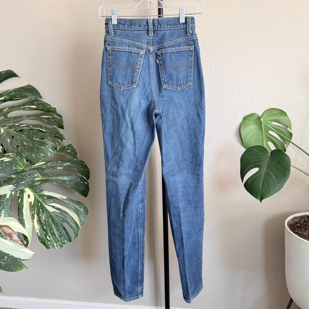 Vintage 80s Levis 501 Series Straight Leg‎ Jeans USA Blue Womens Size 3x31